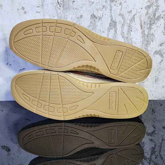 COND 9/10 MSRP $98, Angelfish Boat Shoe, size 10 - Picture 3 of 5